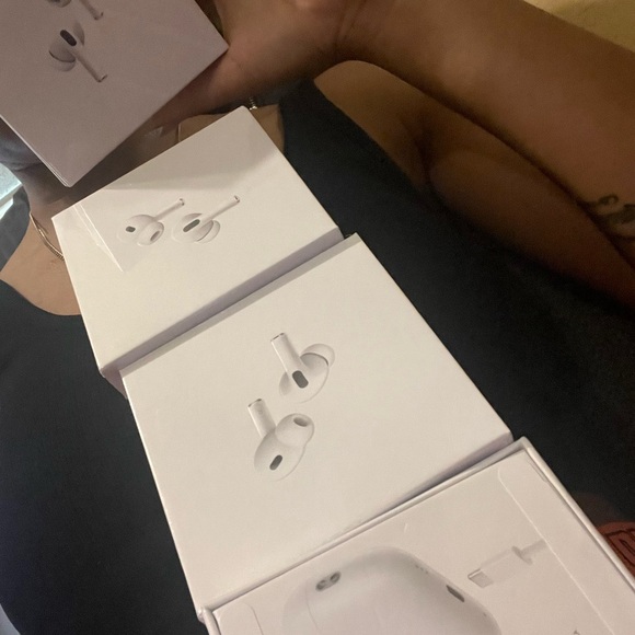 Apple AirPod Pros (2nd Generation) Wireless Earbuds with Charging Case